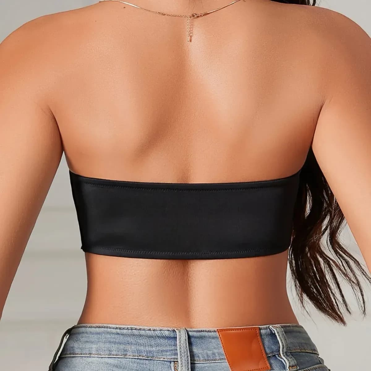 low smooth back of the strapless push-up bra